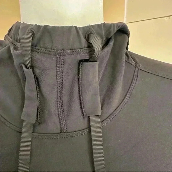 Lululemon Fleet Street Hoodie *Reflective Sleeves Black gray Size 4 NWOT - Picture 6 of 12